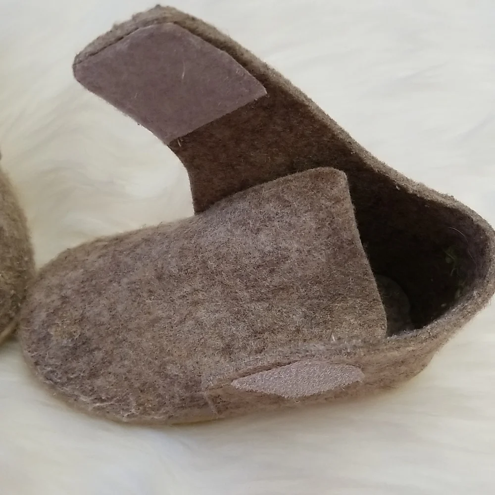 Skidders girl shoes sz. 4/12 M